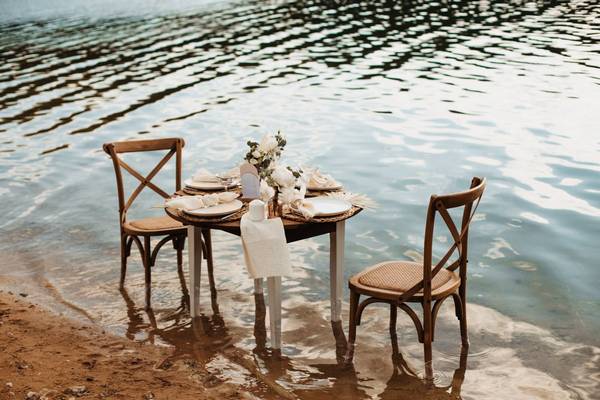 Shooting d'inspiration mariage bohème à la plage en Franche-Comté, Besançon, TAILS PHOTOGRAPHIE